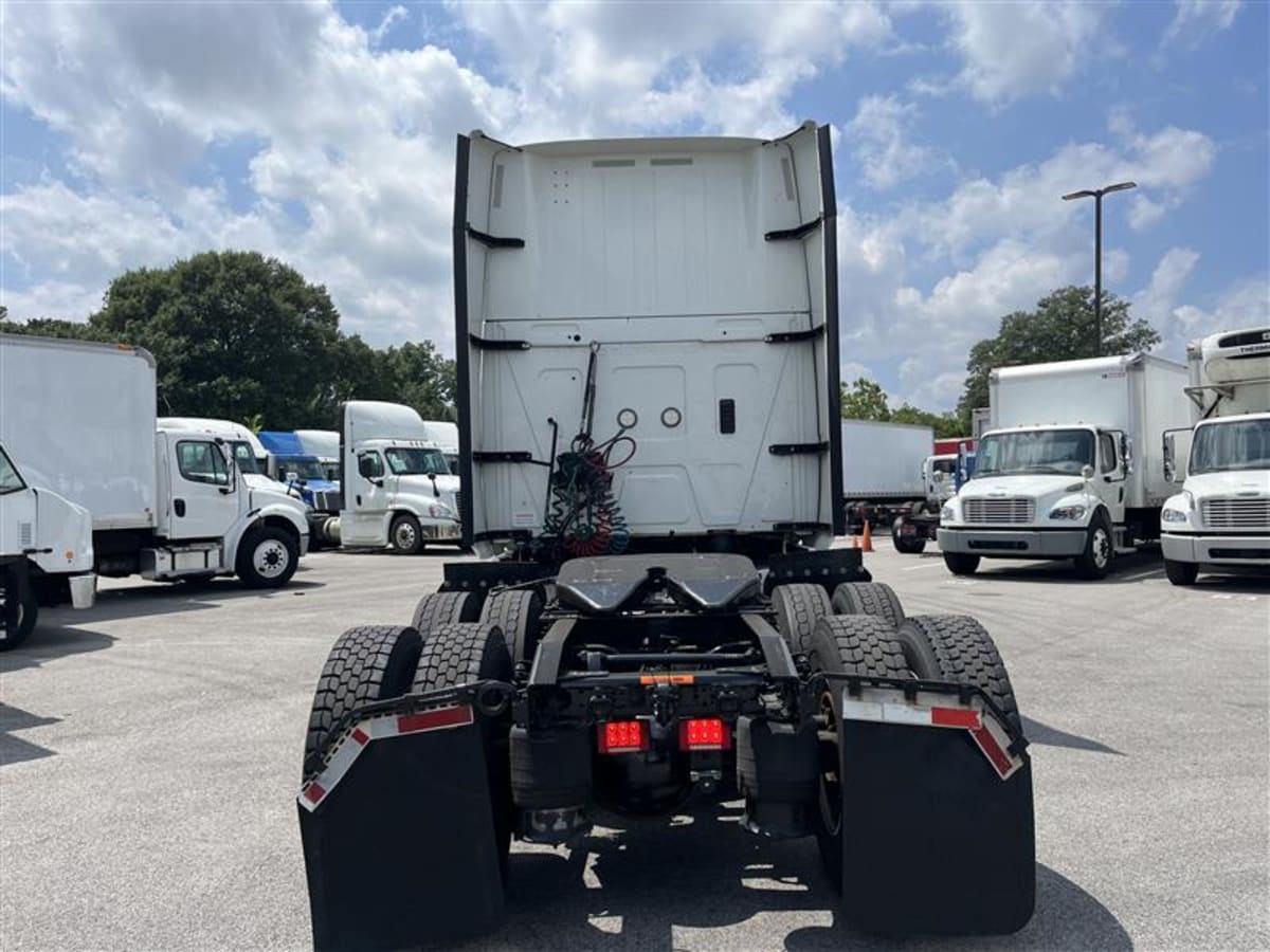 2020 International - image 5