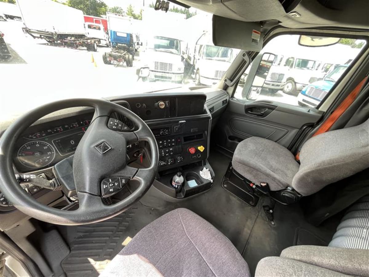 2020 International - image 7