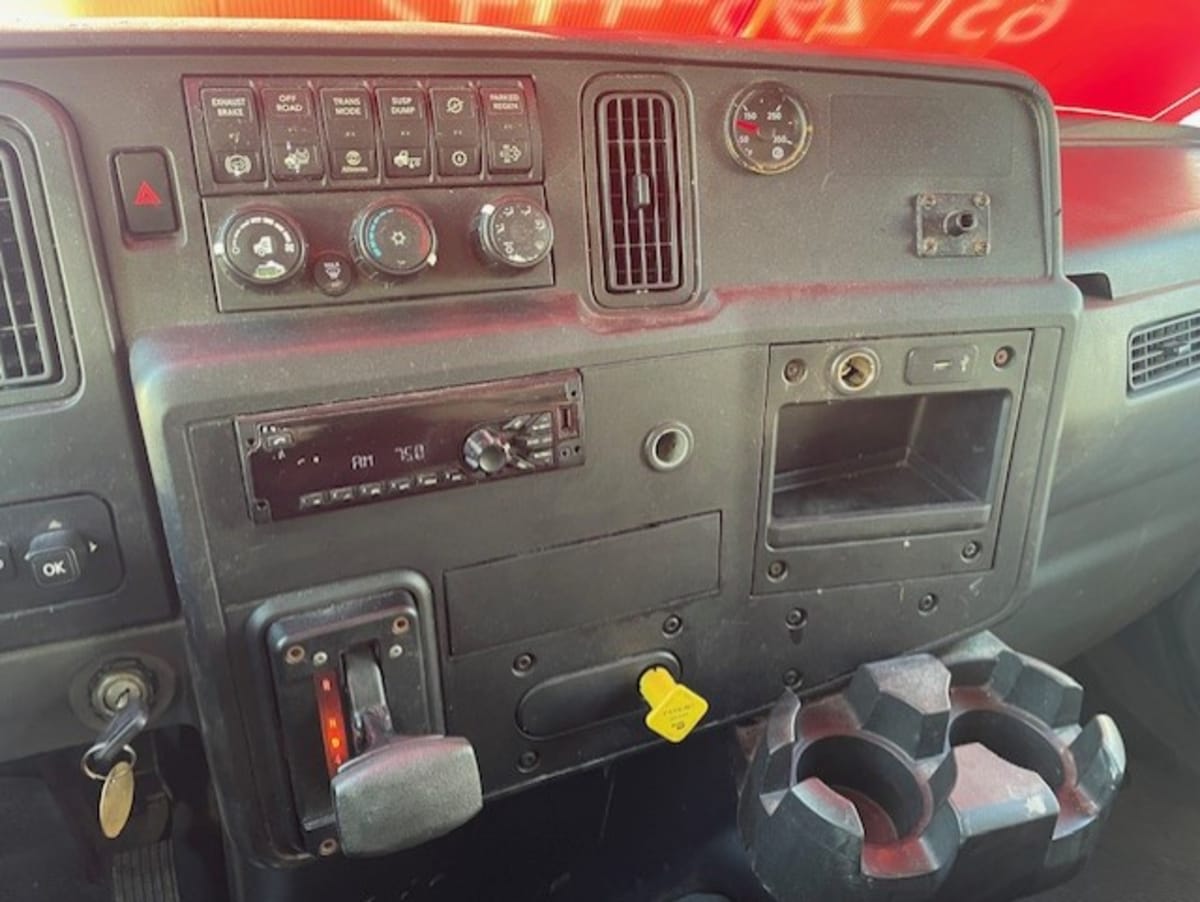 2020 Navistar International MV607 (4X2) 240343