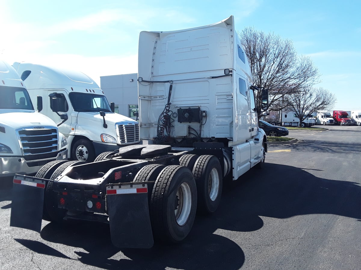 2020 Volvo VNL64T-760 240622