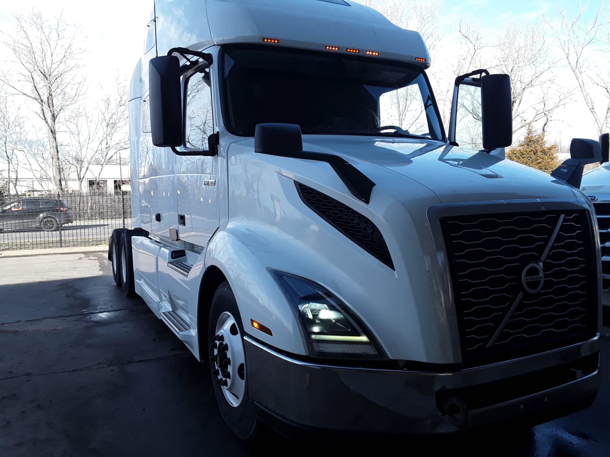2020 Volvo VNL64T-760 240623