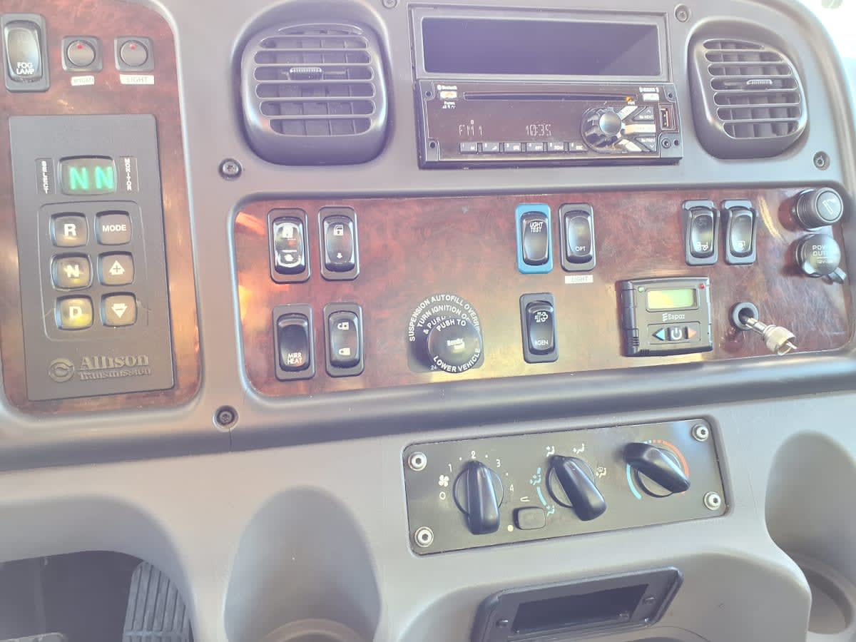 2020 Freightliner/Mercedes M2 106 240625