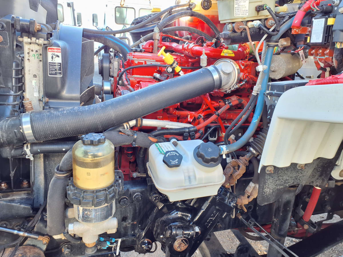 2020 Freightliner/Mercedes M2 106 240625