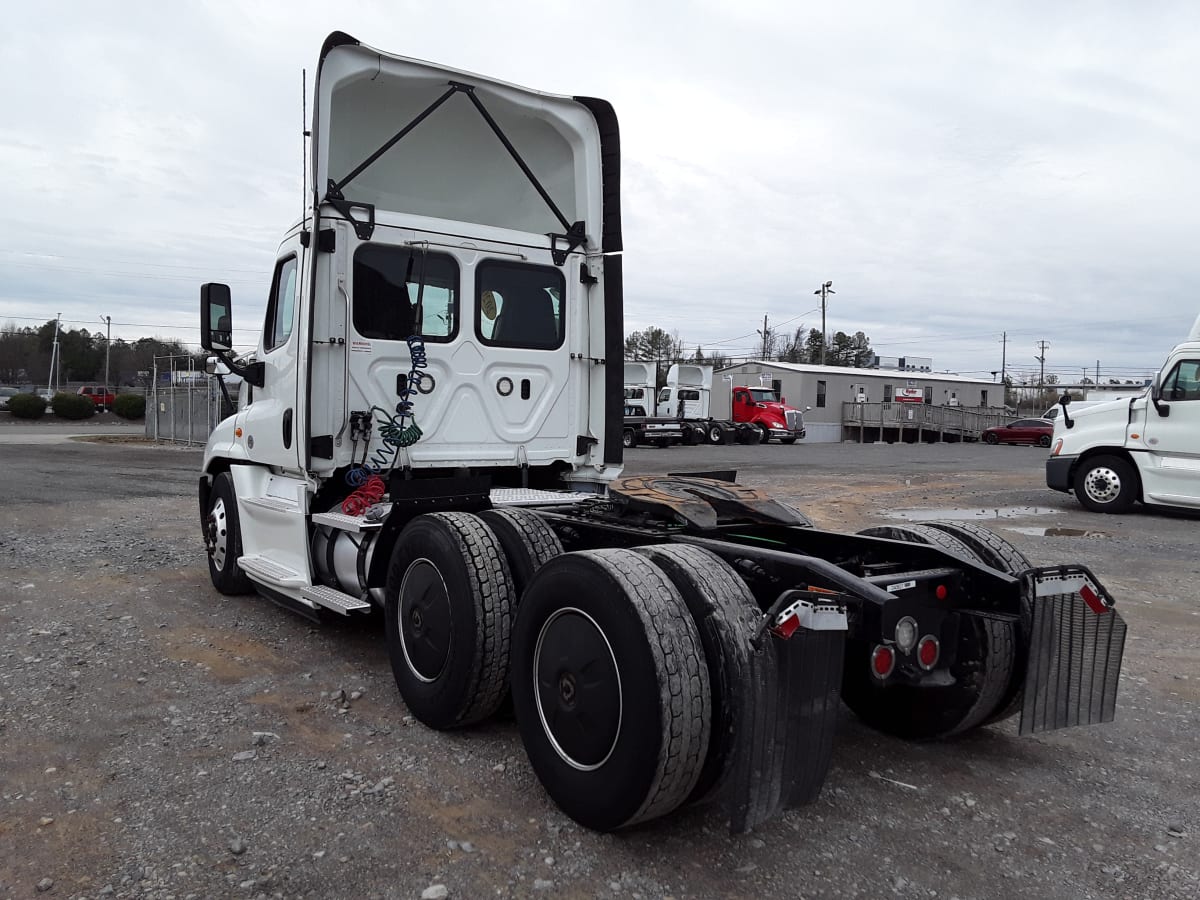 2020 Freightliner/Mercedes CASCADIA 125 240627