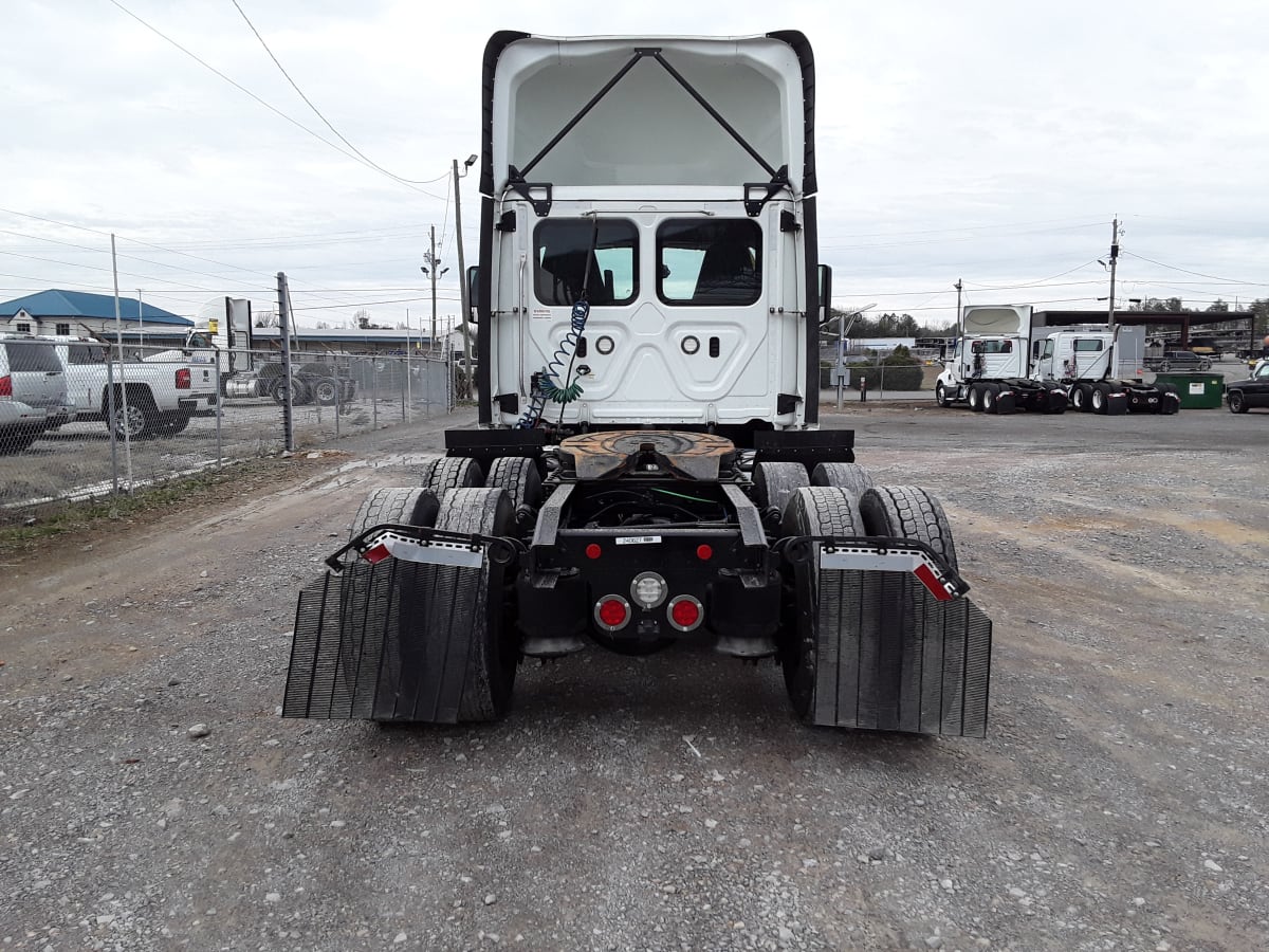 2020 Freightliner/Mercedes CASCADIA 125 240627