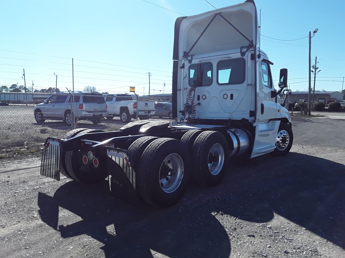 2020 Freightliner/Mercedes CASCADIA 125 240628