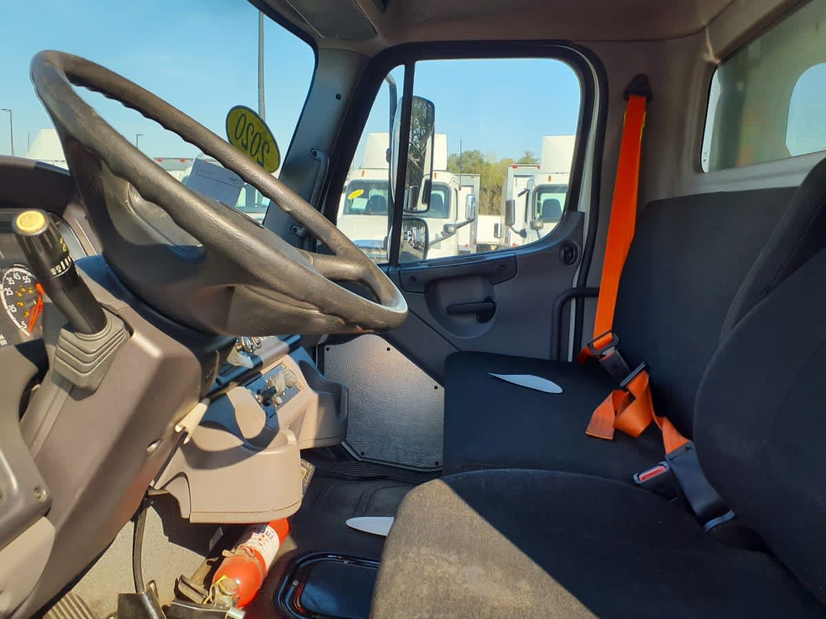 2020 Freightliner/Mercedes M2 106 240719