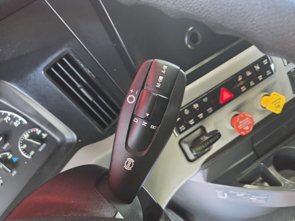 2020 Freightliner - image 10