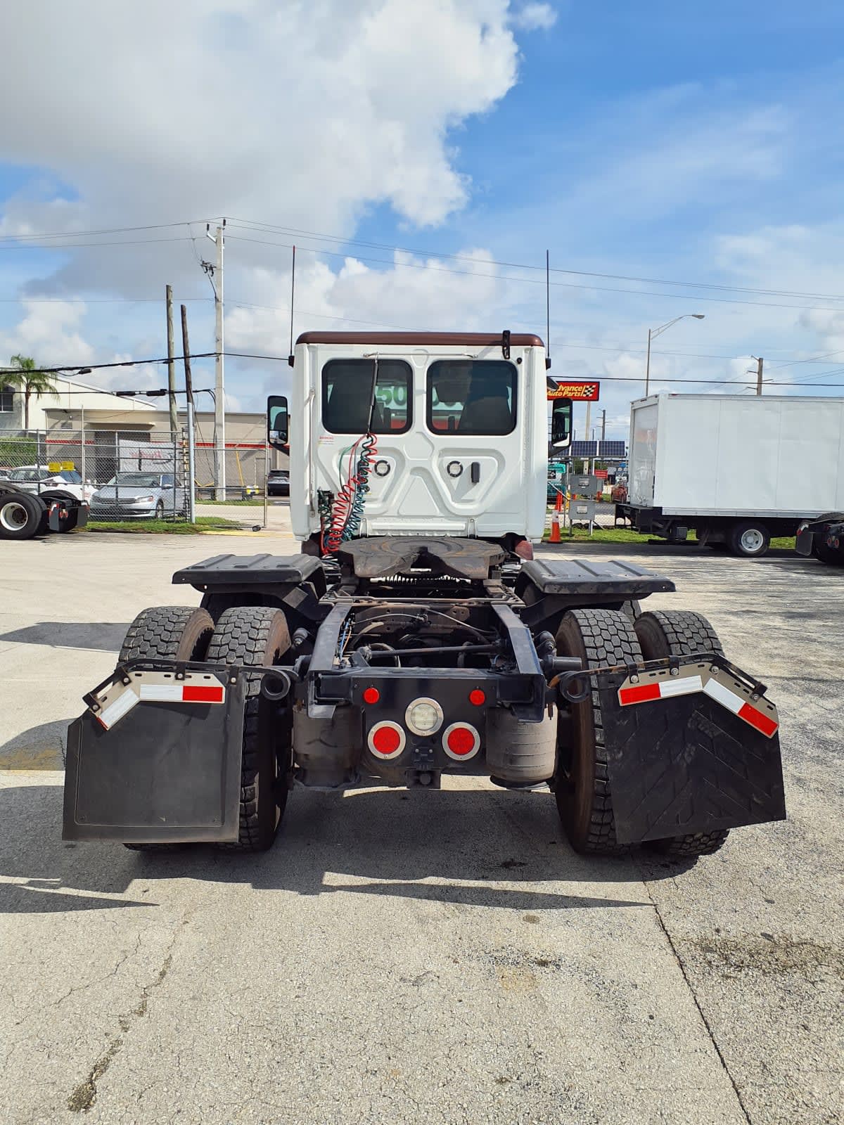 2020 Freightliner Cascadia in Miami, FL — photo 5