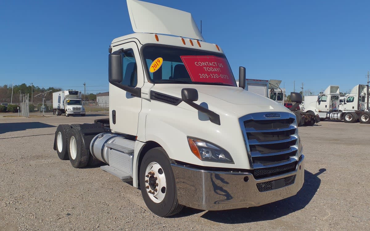 2019 Freightliner/Mercedes NEW CASCADIA PX12664 240778