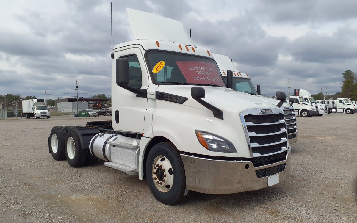 2019 Freightliner/Mercedes NEW CASCADIA PX12664 240779