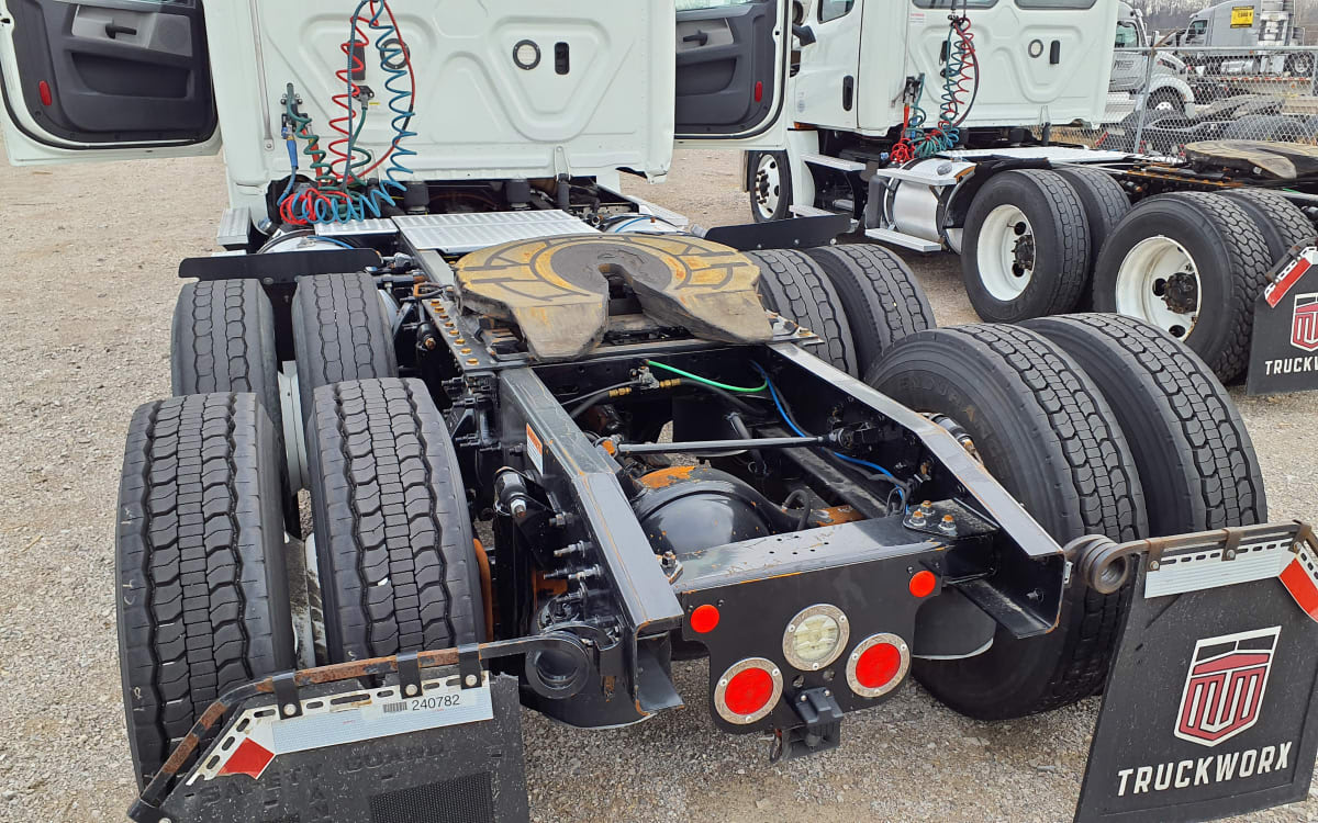 2019 Freightliner/Mercedes NEW CASCADIA PX12664 240782