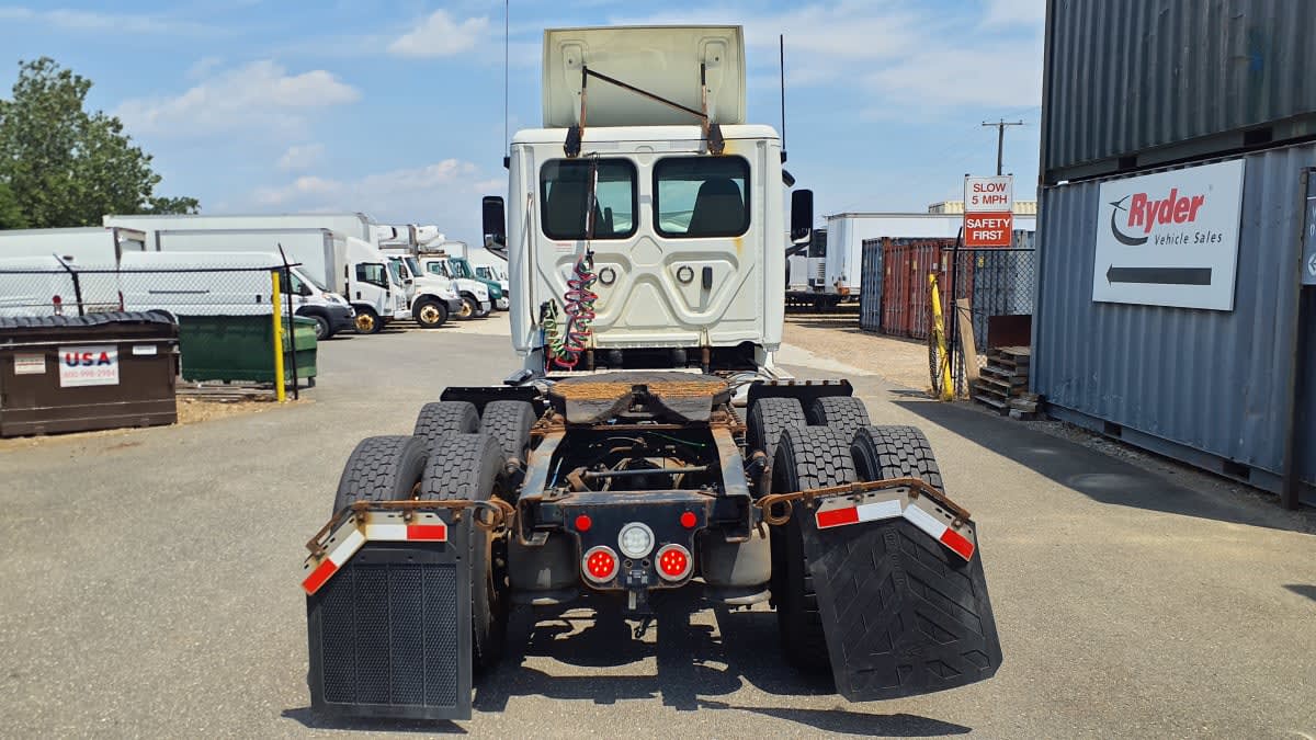 2020 Freightliner Cascadia in Springfield, MA — photo 5