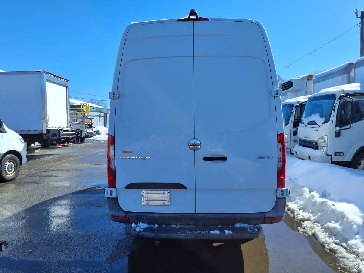 2019 Mercedes-Benz 2500 240839