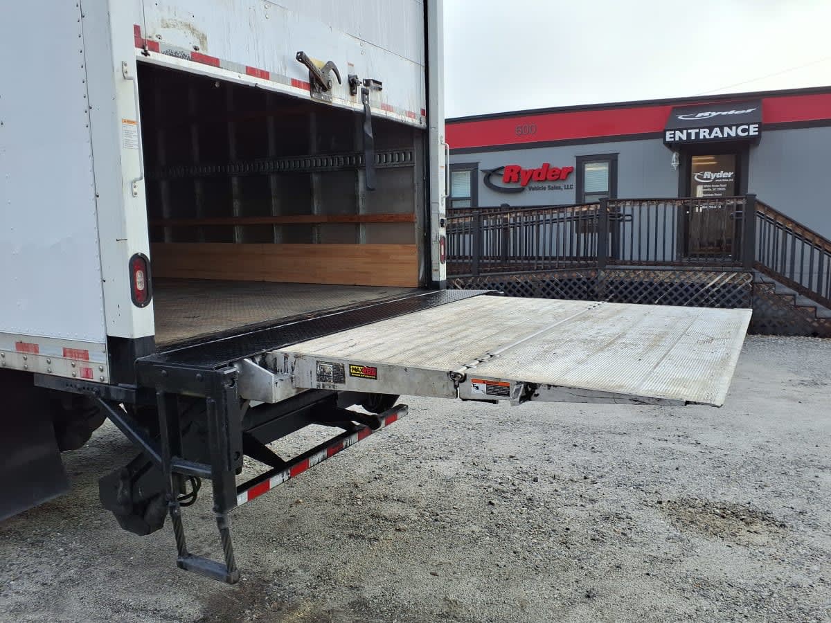 2020 Freightliner/Mercedes M2 106 240842