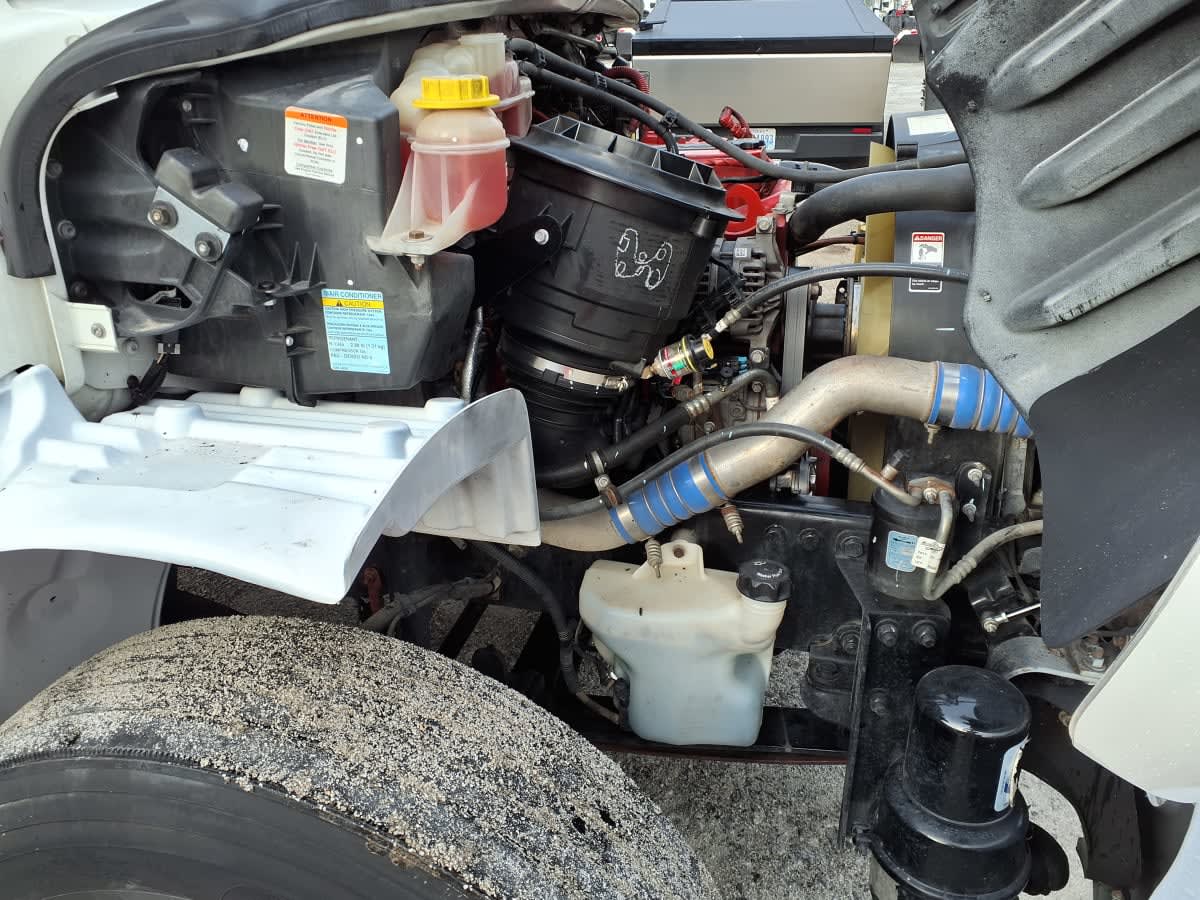 2020 Freightliner/Mercedes M2 106 240842