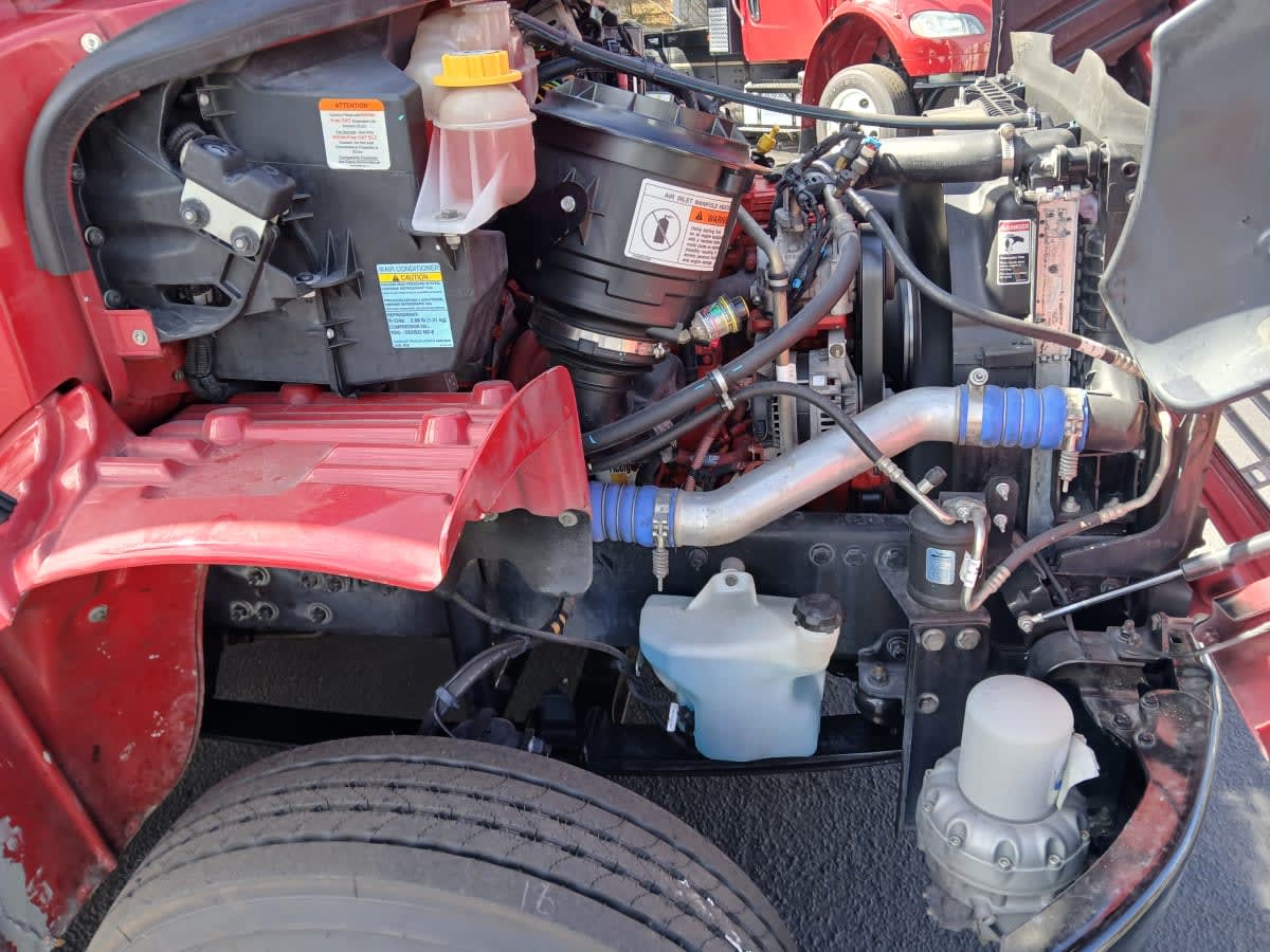 2020 Freightliner/Mercedes M2 106 240943