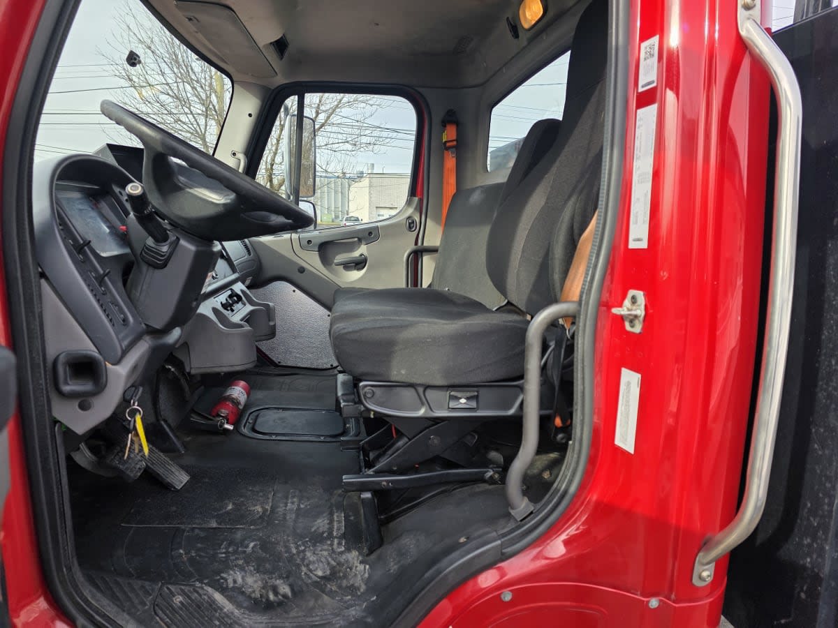 2020 Freightliner/Mercedes M2 106 240951