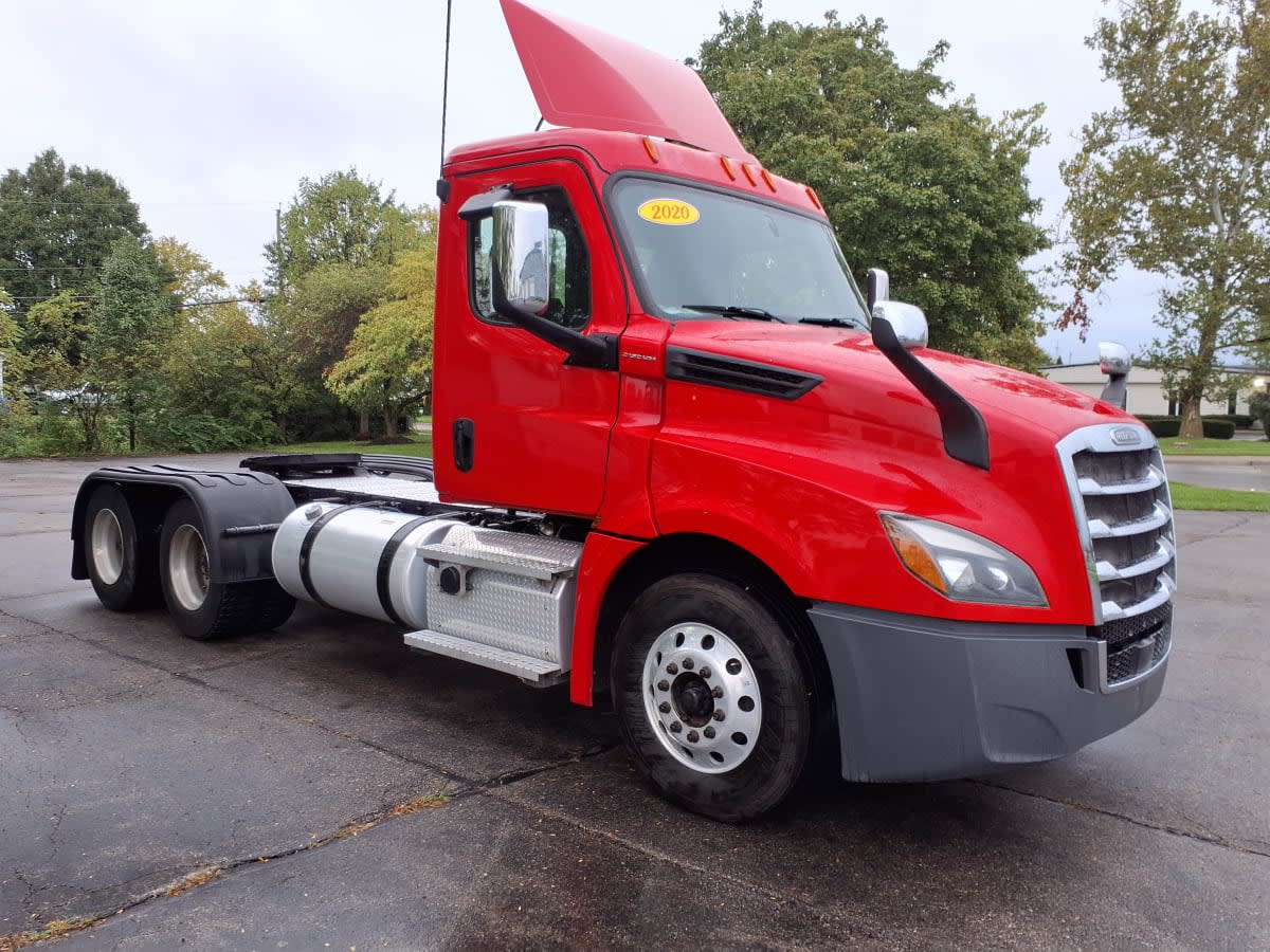 2020 Freightliner Cascadia in Hilliard, OH — photo 3