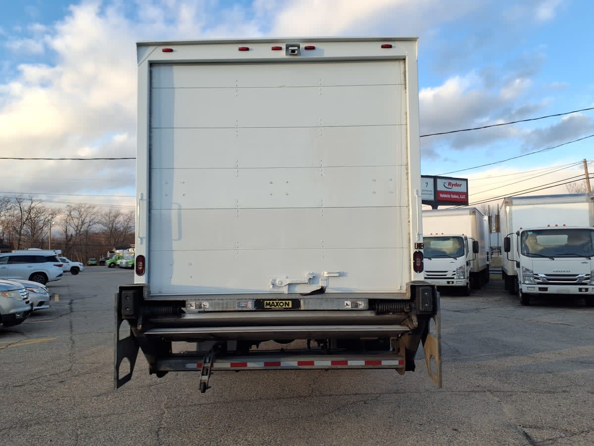 2020 Freightliner/Mercedes M2 106 240971