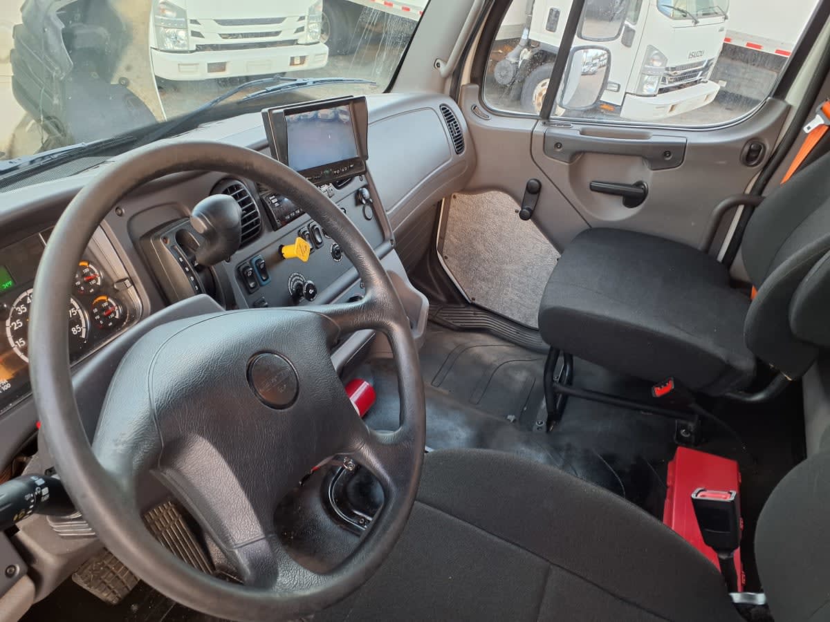 2020 Freightliner/Mercedes M2 106 240971