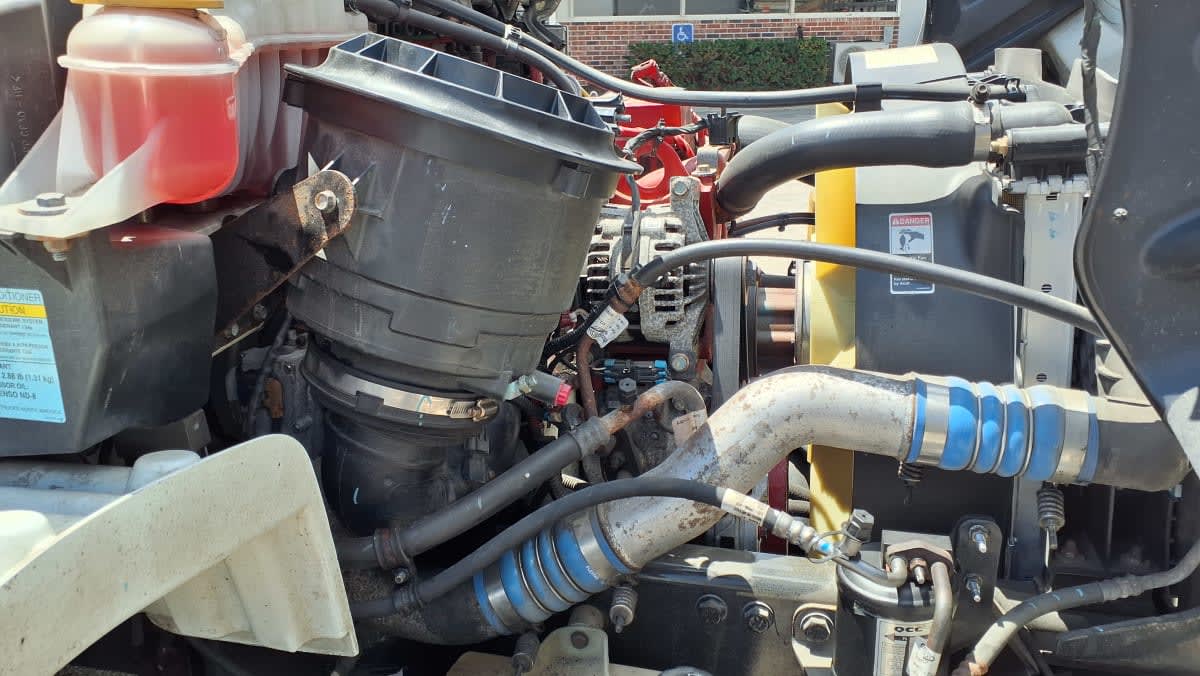 2020 Freightliner/Mercedes M2 106 240972