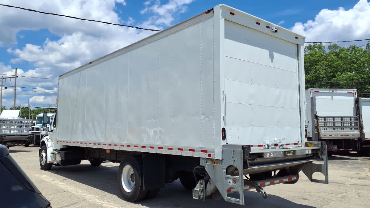 2020 Freightliner/Mercedes M2 106 240972