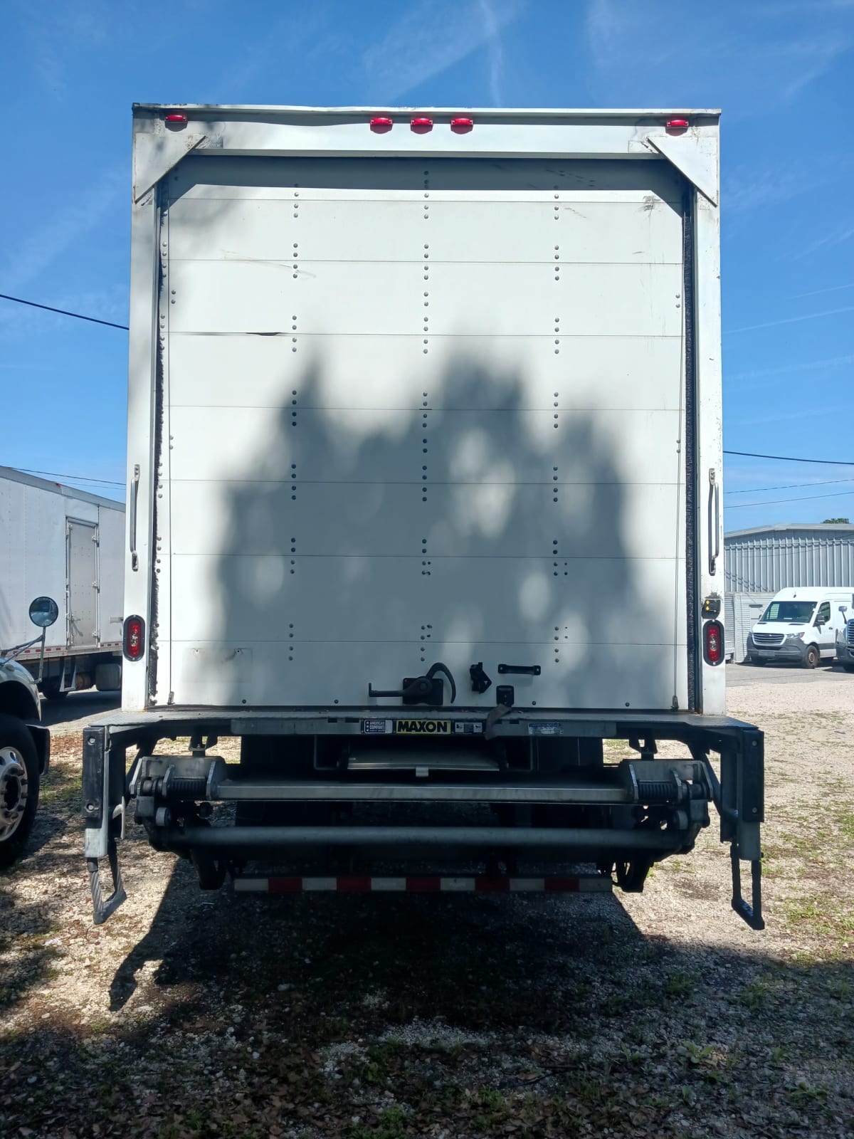 2021 Freightliner/Mercedes M2 106 241047