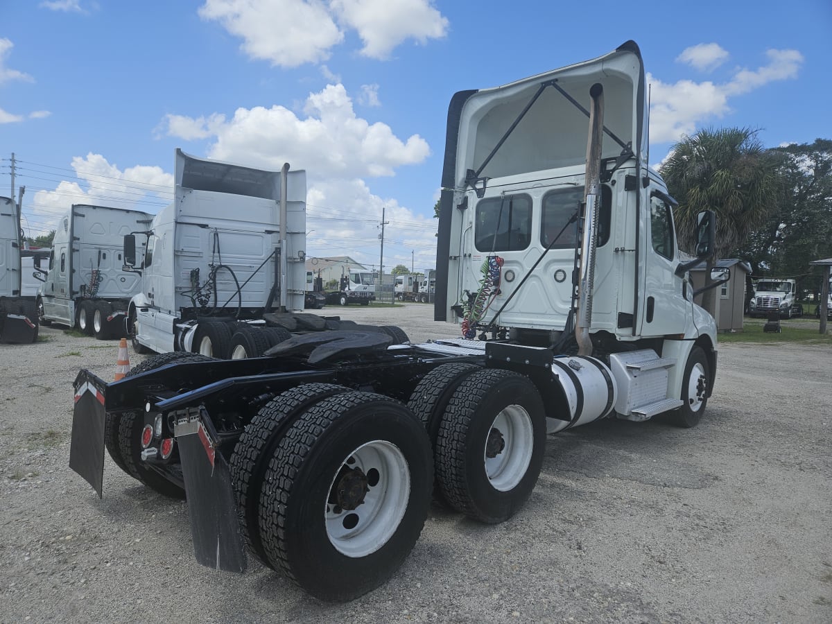 2020 Freightliner/Mercedes NEW CASCADIA PX12664 241269