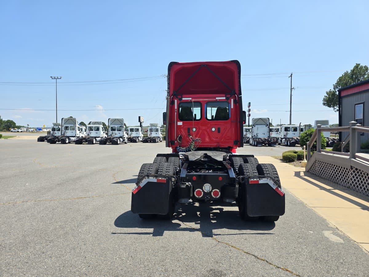 2020 Freightliner/Mercedes CASCADIA 113 241334