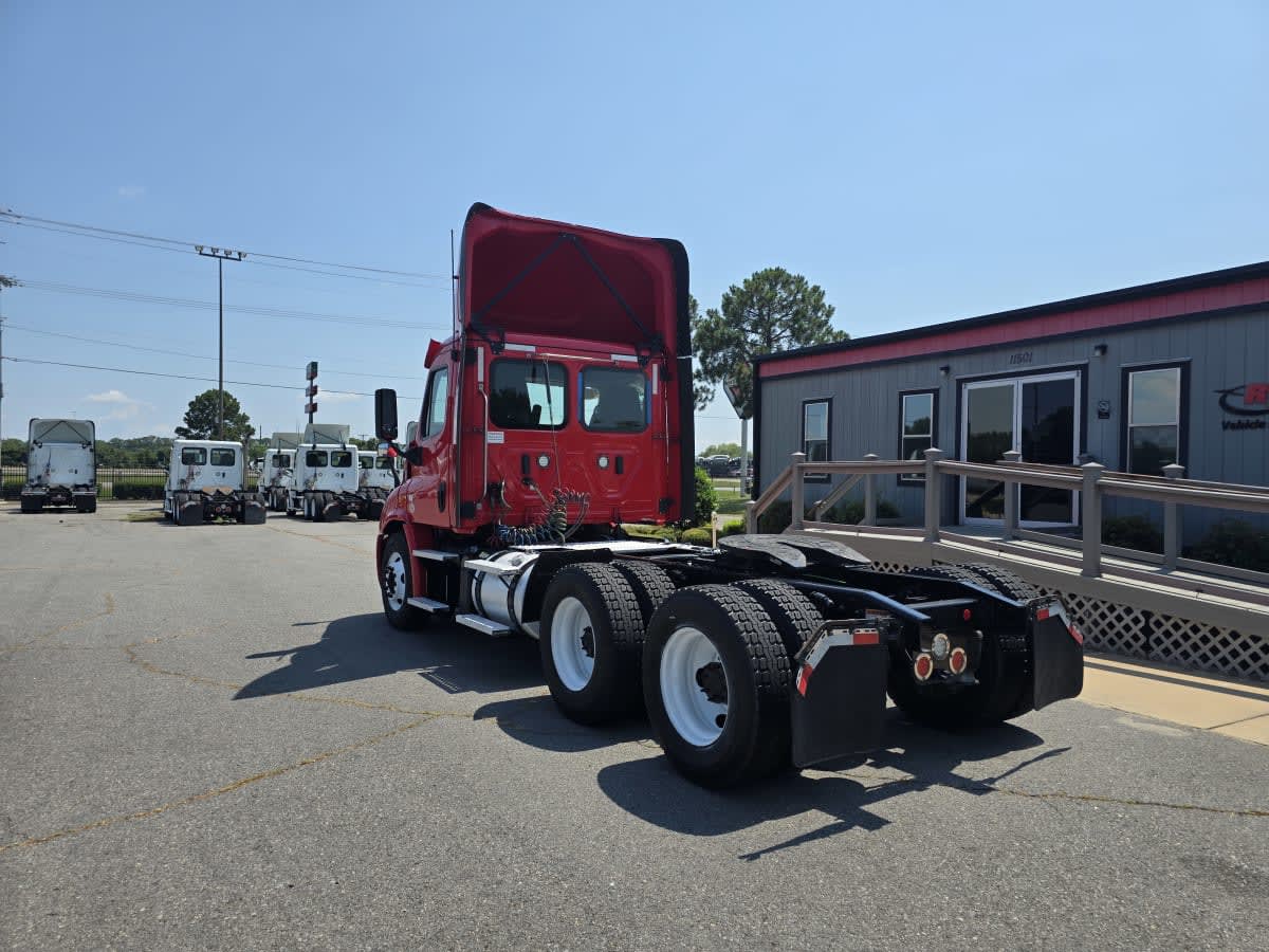 2020 Freightliner/Mercedes CASCADIA 113 241334