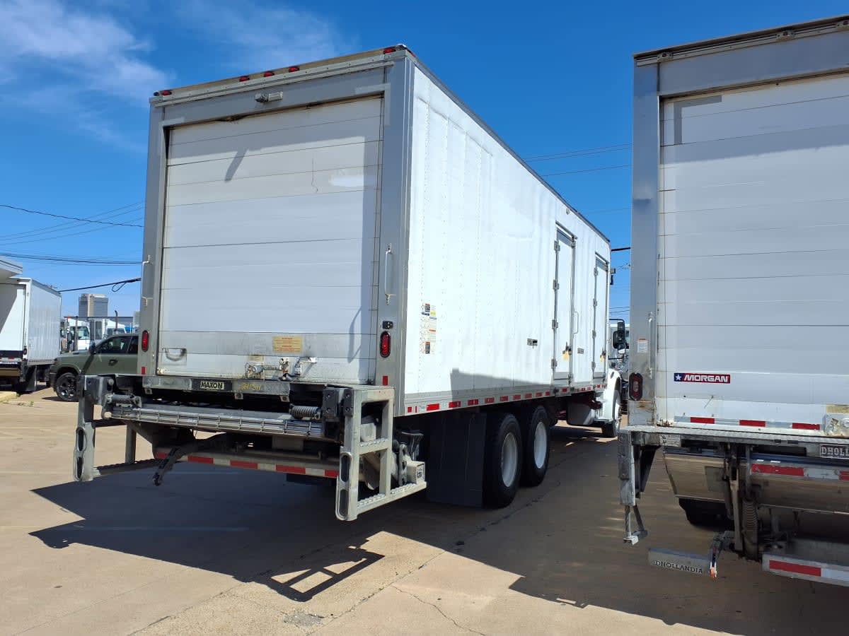 2020 Freightliner/Mercedes M2 106 241511