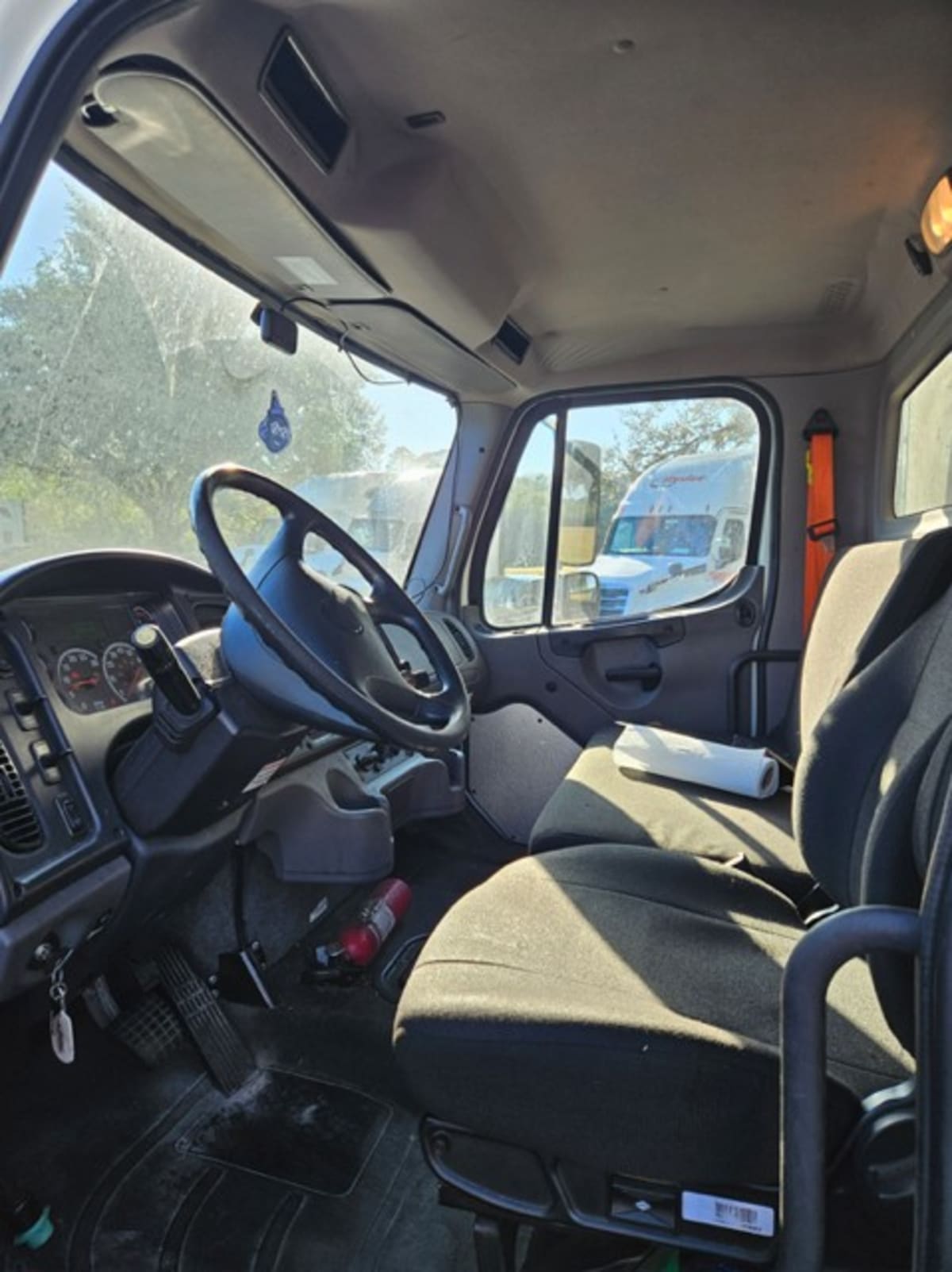 2021 Freightliner/Mercedes M2 106 241588