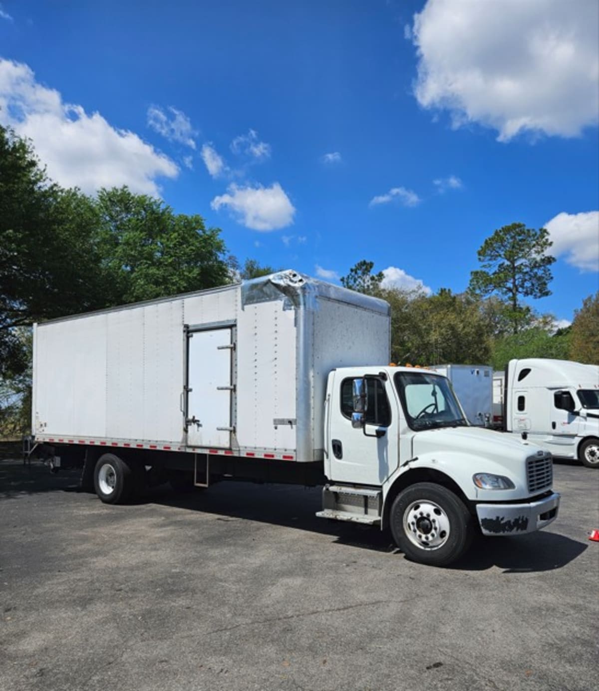 2021 Freightliner/Mercedes M2 106 241588