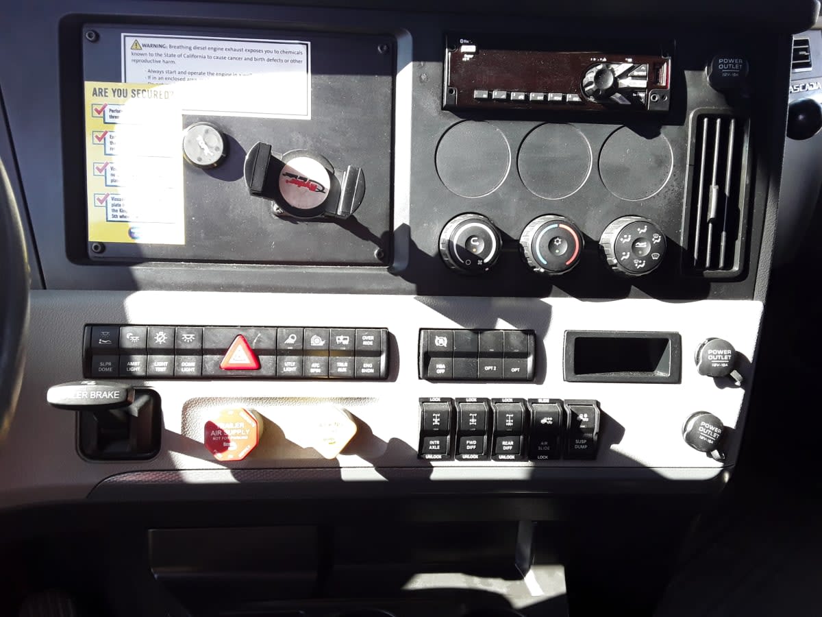 2020 Freightliner/Mercedes NEW CASCADIA 126 241626