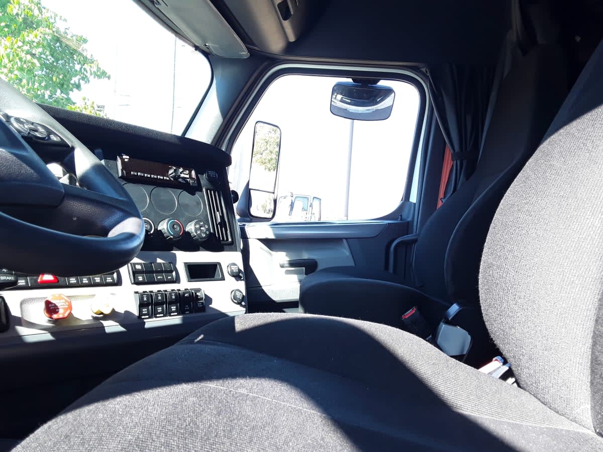2020 Freightliner/Mercedes NEW CASCADIA 126 241626