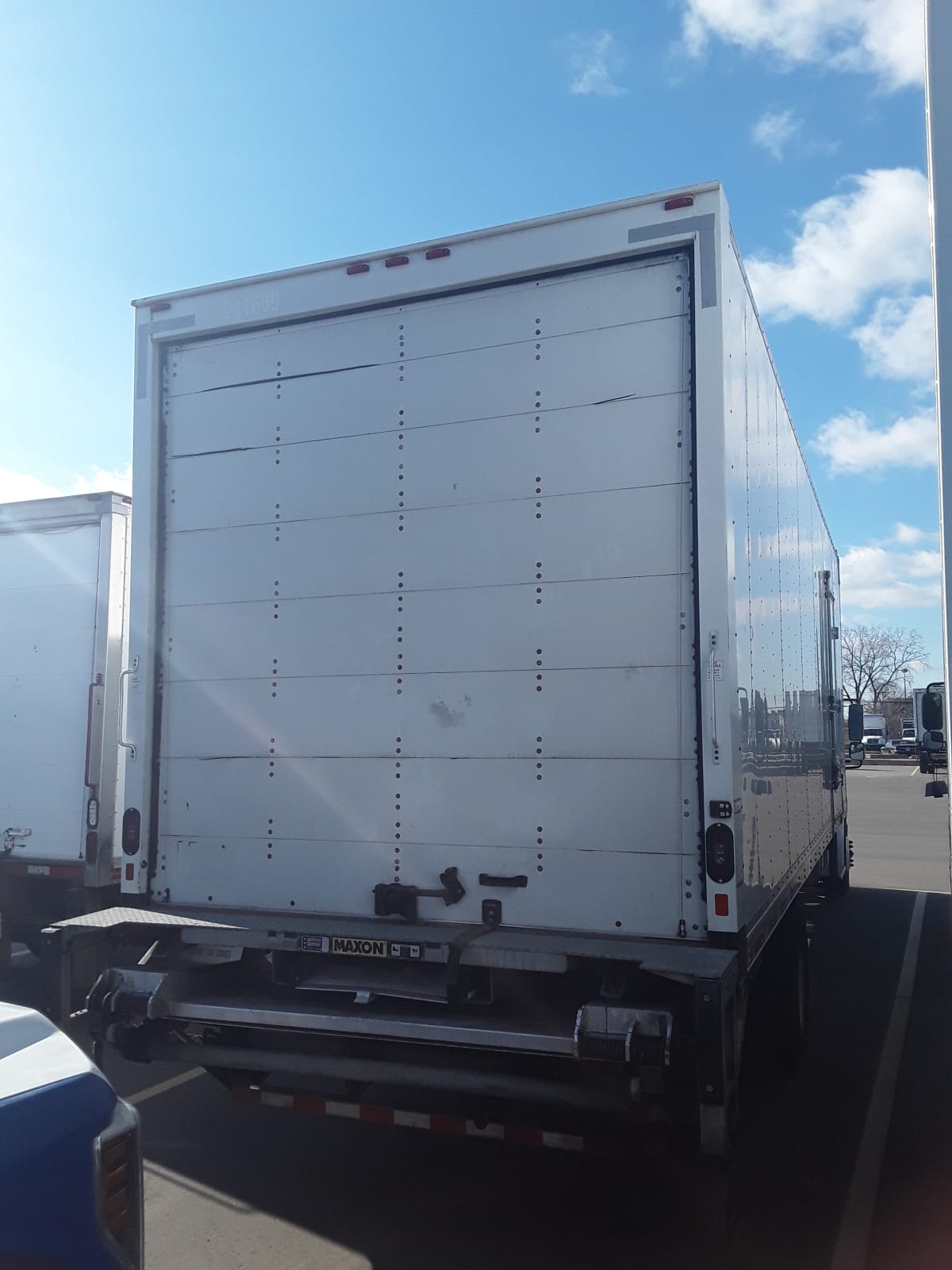 2021 Freightliner/Mercedes M2 106 241669