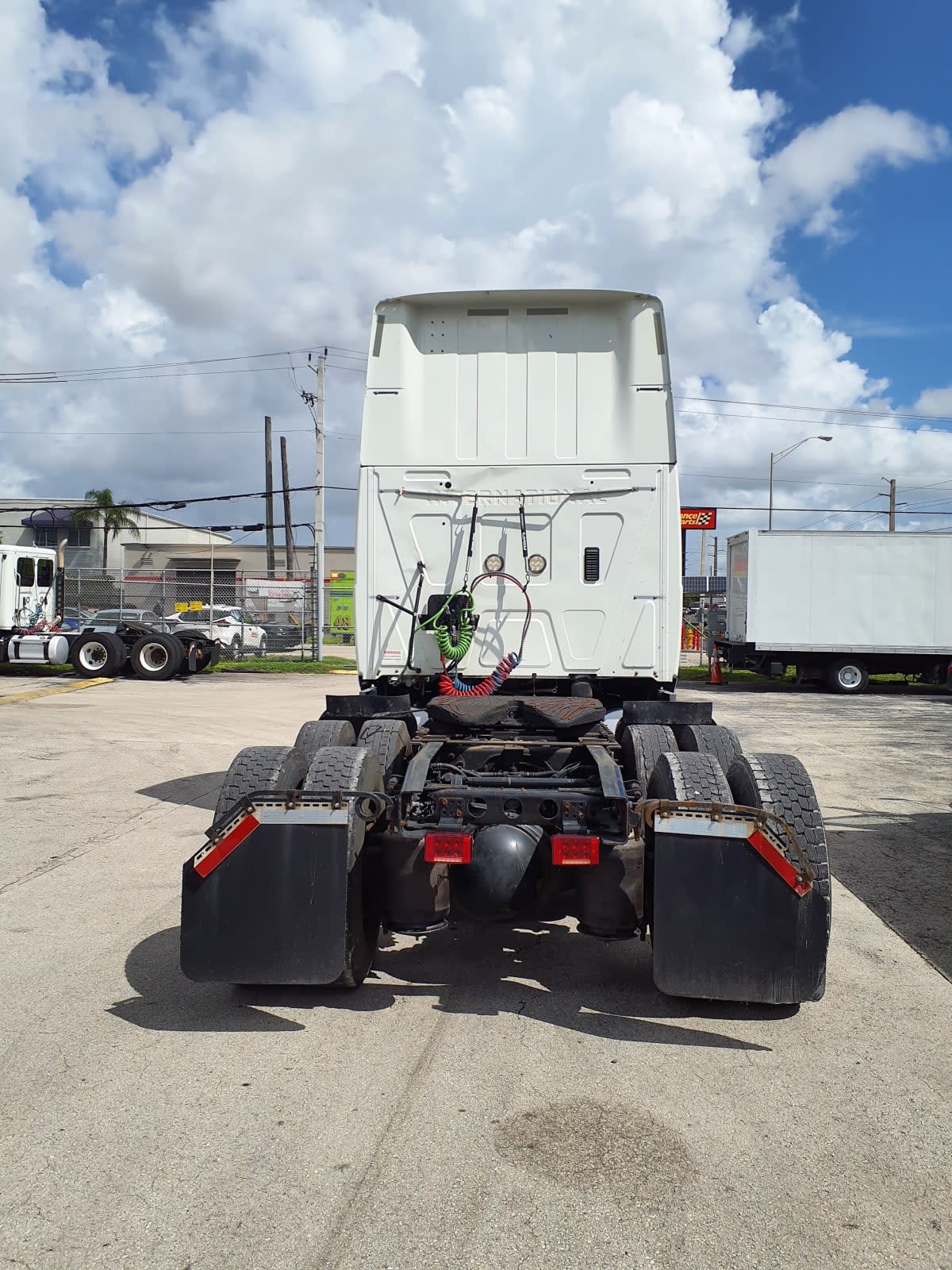 2020 International LT in Miami, FL — photo 5