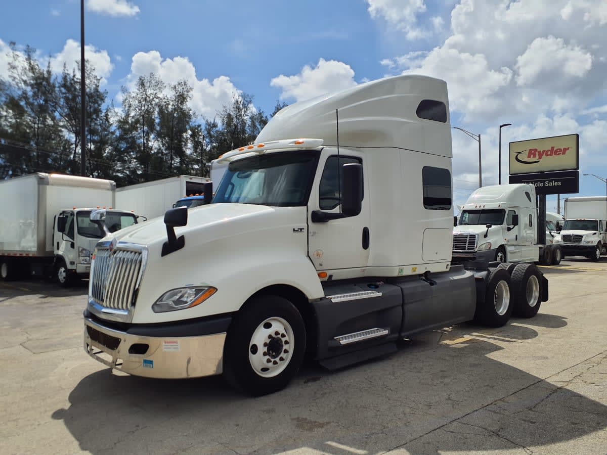 2020 International LT in Miami, FL