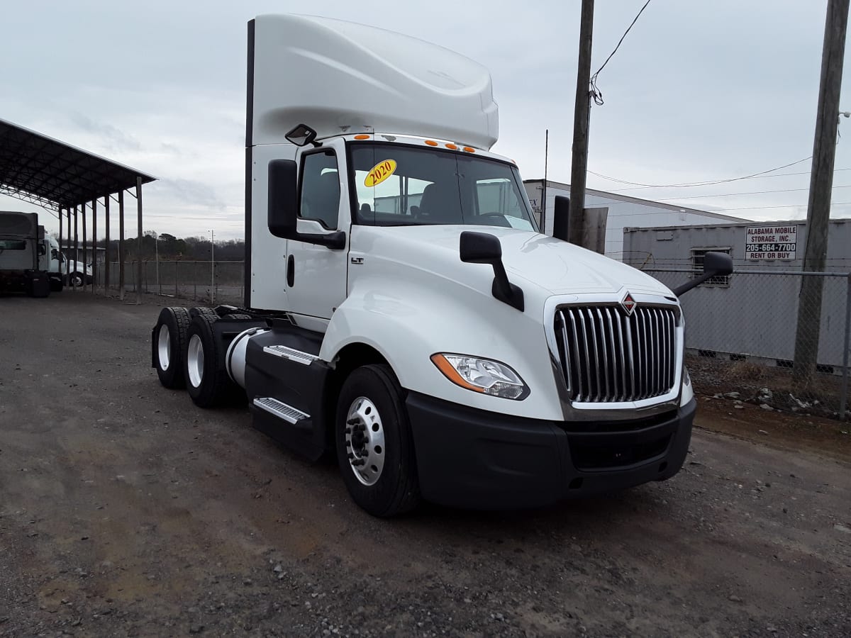 2020 Navistar International LT625 DAYCAB T/A 241830