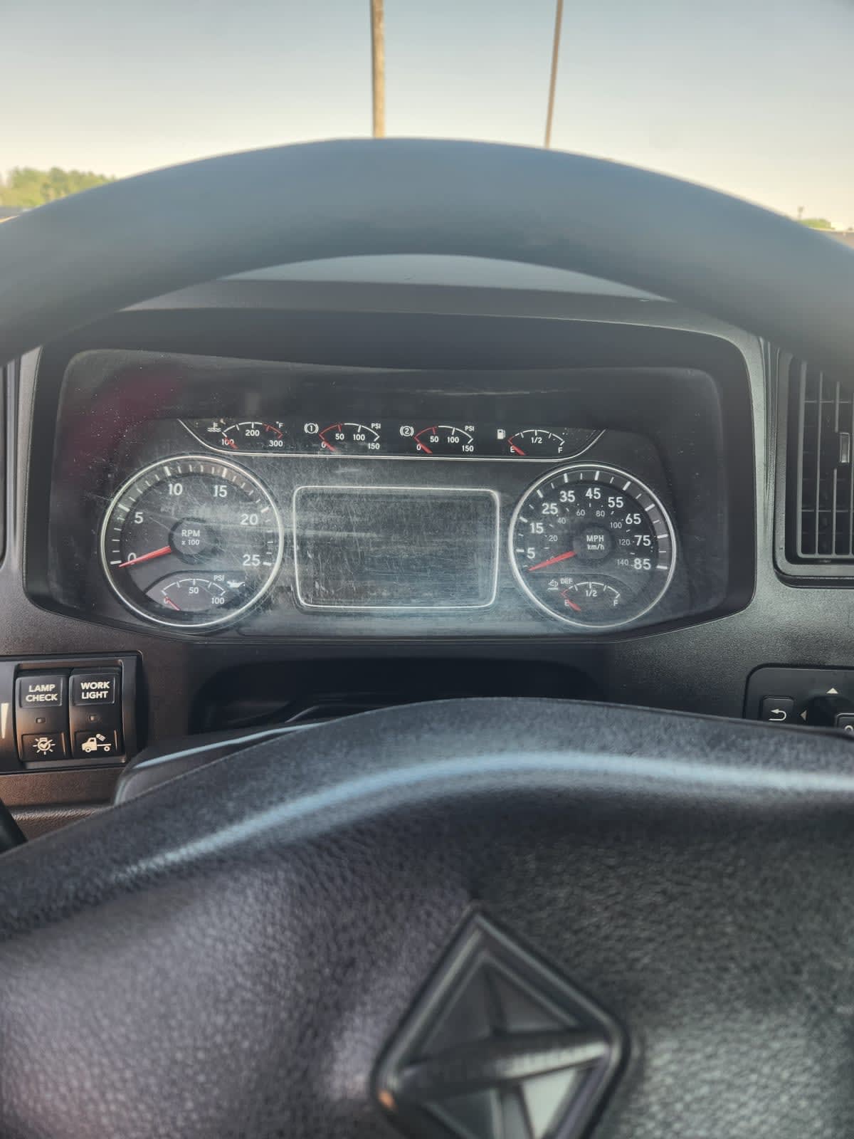 2020 Navistar International LT625 DAYCAB T/A 241852