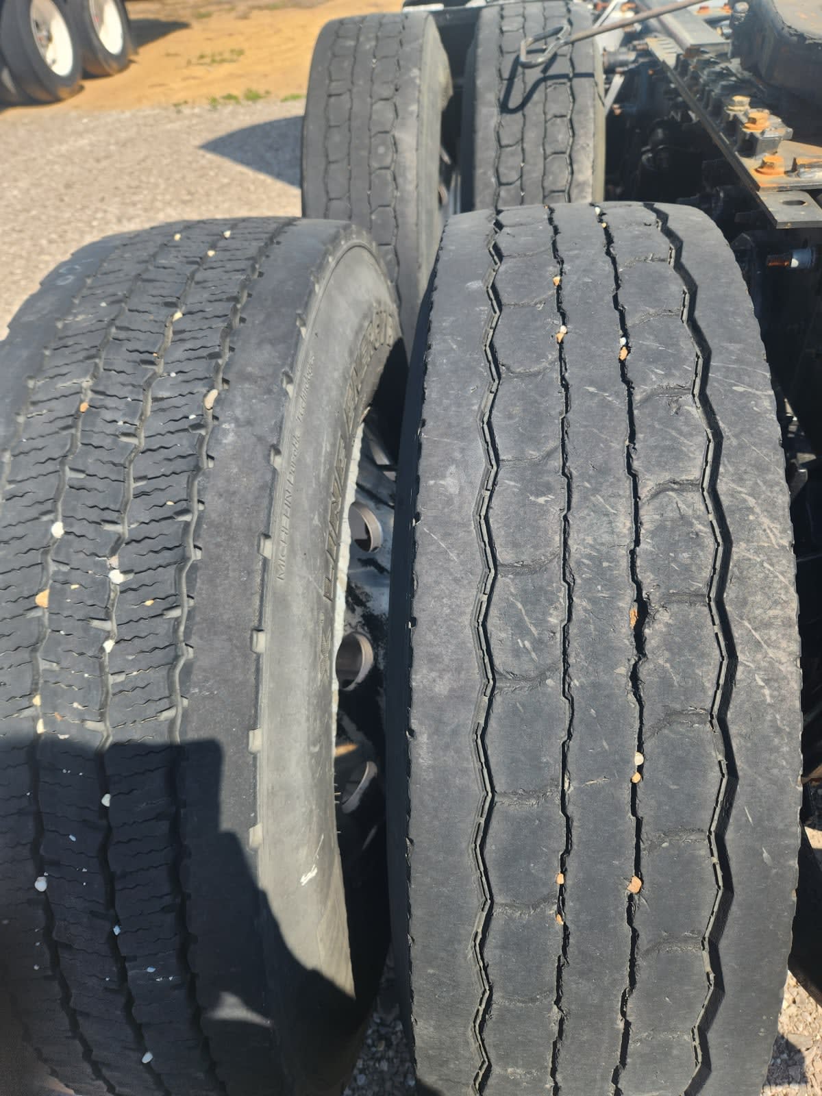 2020 Navistar International LT625 DAYCAB T/A 241852