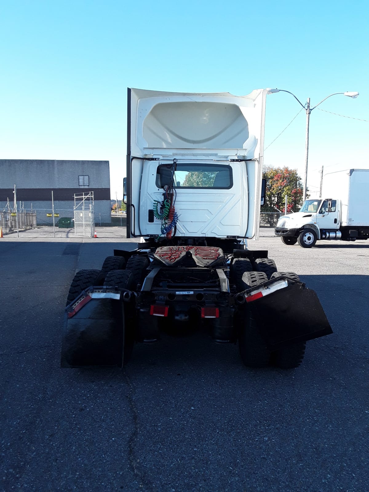 2020 Navistar International LT625 DAYCAB T/A 241879