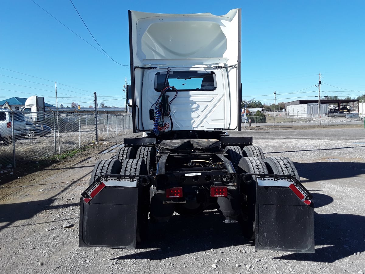 2020 Navistar International LT625 DAYCAB T/A 241881