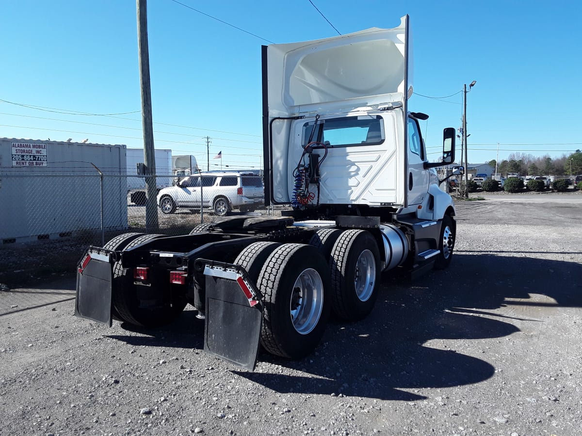 2020 Navistar International LT625 DAYCAB T/A 241881