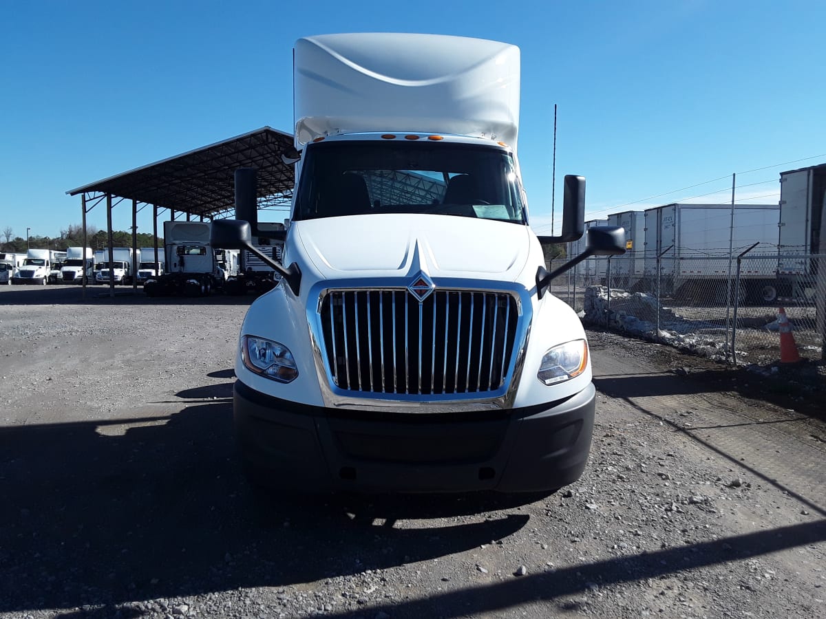 2020 Navistar International LT625 DAYCAB T/A 241881