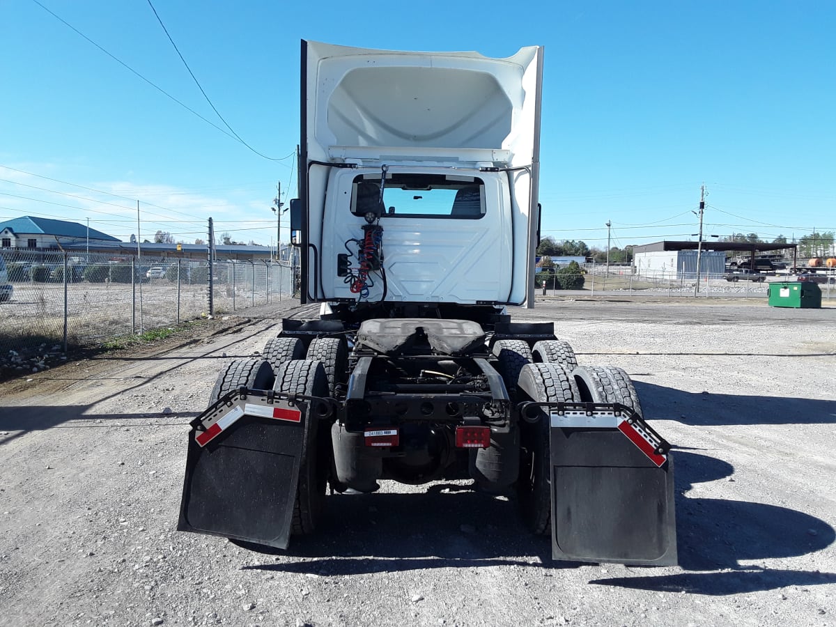 2020 Navistar International LT625 DAYCAB T/A 241883