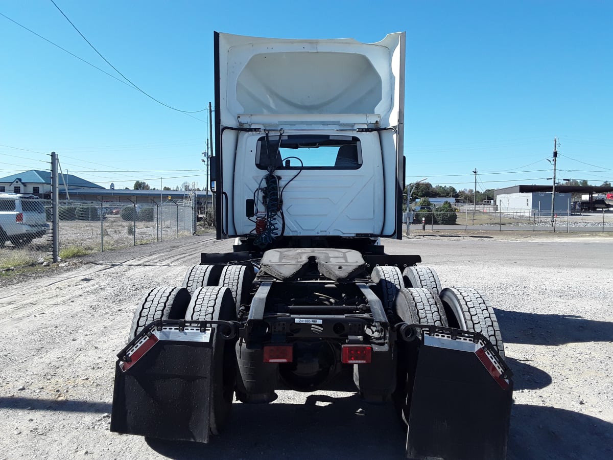 2020 Navistar International LT625 DAYCAB T/A 241885