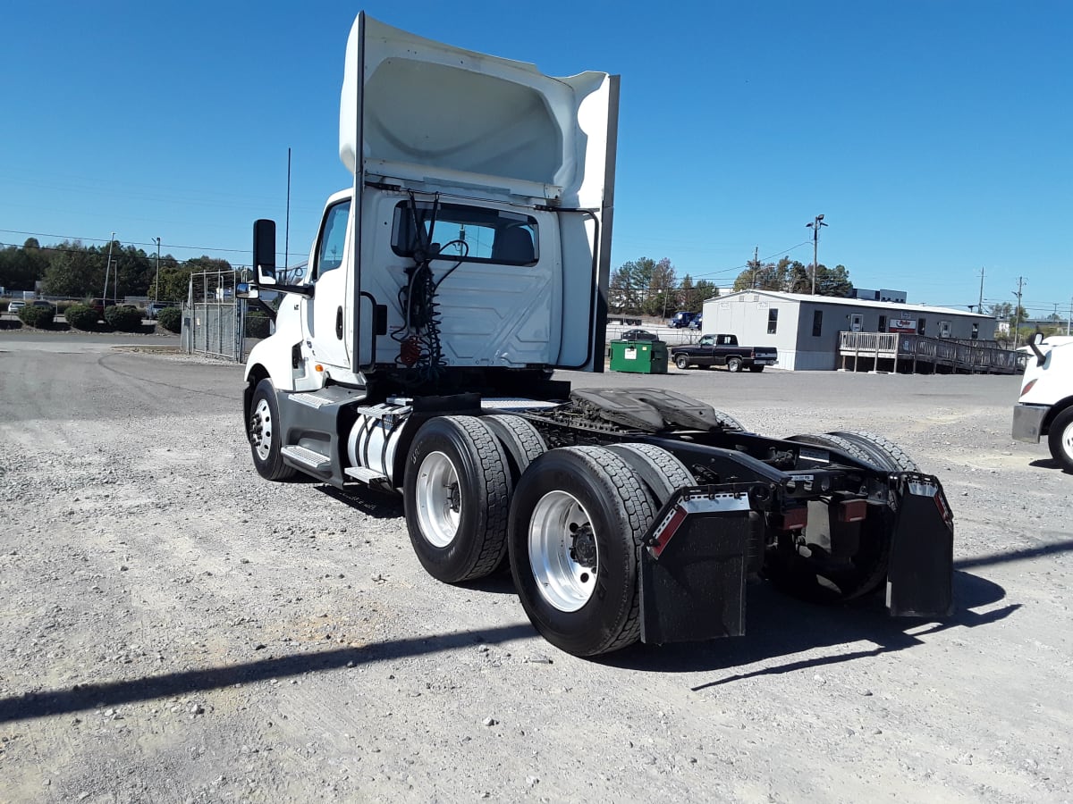 2020 Navistar International LT625 DAYCAB T/A 241885