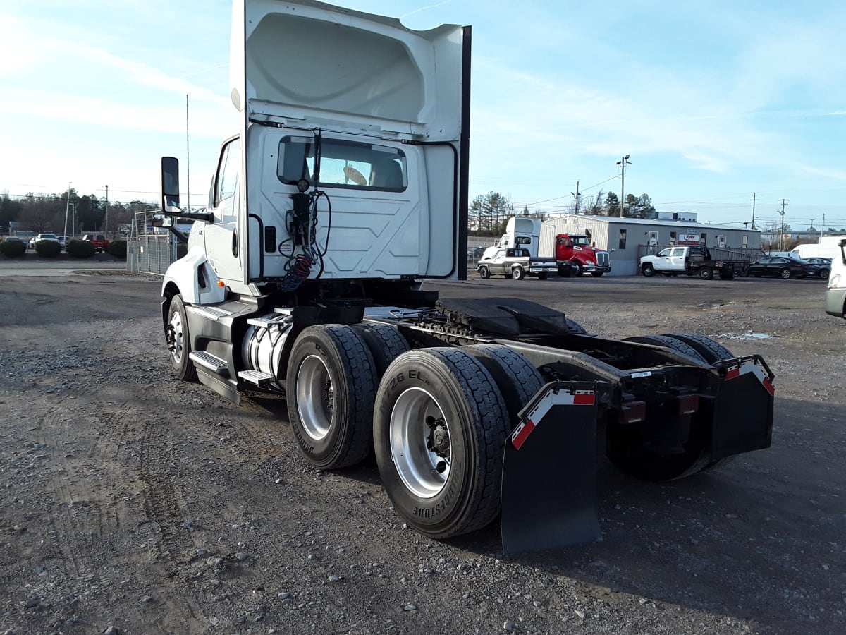 2020 Navistar International LT625 DAYCAB T/A 241889